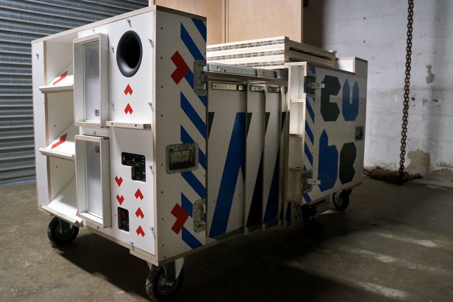 CUBE (1)